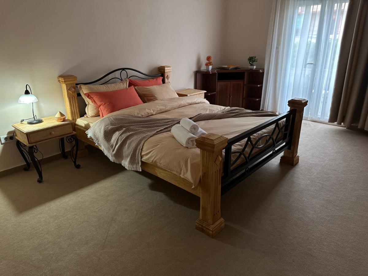 Vila Danica Tivat Apartamento Exterior foto